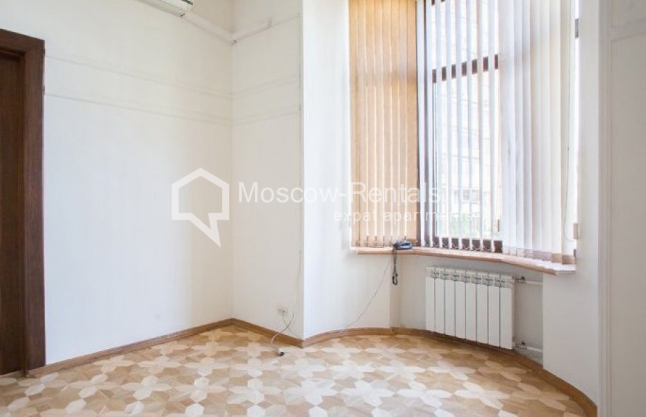 Photo #9 5-room (4 BR) apartment for <a href="http://moscow-rentals.ru/en/articles/long-term-rent" target="_blank">a long-term</a> rent
 in Russia, Moscow, Bolshoi Kazennyi lane, 5