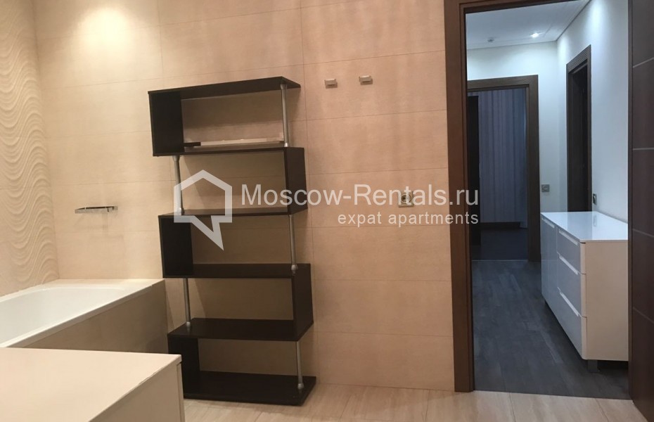 Photo #12 3-room (2 BR) apartment for <a href="http://moscow-rentals.ru/en/articles/long-term-rent" target="_blank">a long-term</a> rent
 in Russia, Moscow, Nezhinskaya str, 1 к.2