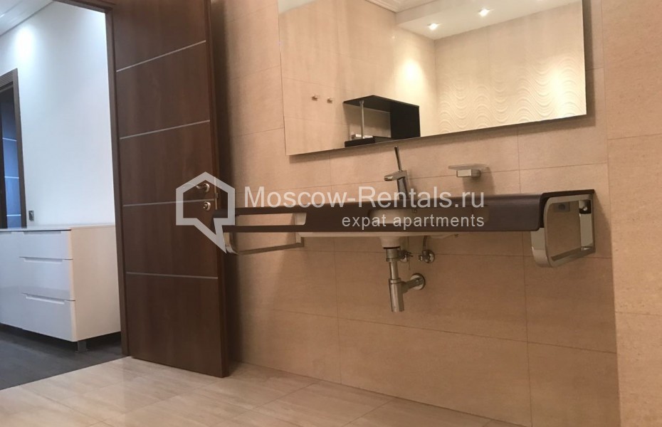 Photo #13 3-room (2 BR) apartment for <a href="http://moscow-rentals.ru/en/articles/long-term-rent" target="_blank">a long-term</a> rent
 in Russia, Moscow, Nezhinskaya str, 1 к.2