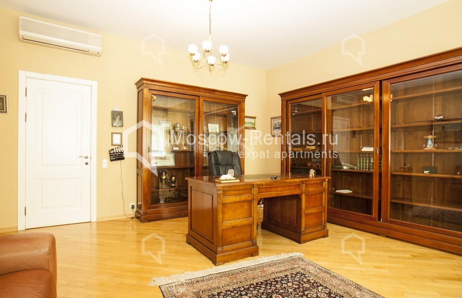 Photo #39 7-room (6 BR) apartment for <a href="http://moscow-rentals.ru/en/articles/long-term-rent" target="_blank">a long-term</a> rent
 in Russia, Moscow, Leninskyi prosp, 98к1