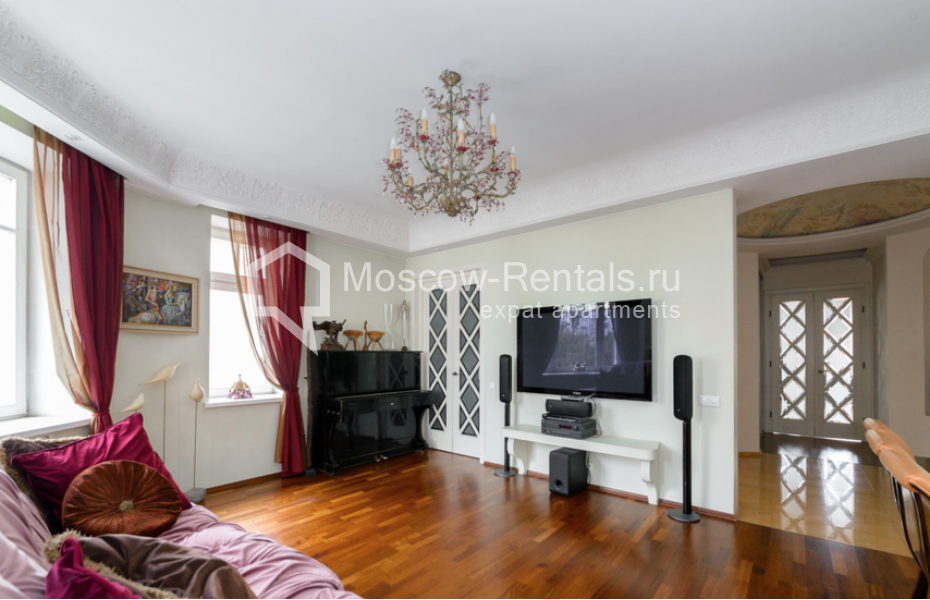 Photo #4 4-room (3 BR) apartment for <a href="http://moscow-rentals.ru/en/articles/long-term-rent" target="_blank">a long-term</a> rent
 in Russia, Moscow, Malaya Polyanka str, 5
