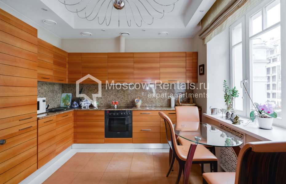 Photo #6 4-room (3 BR) apartment for <a href="http://moscow-rentals.ru/en/articles/long-term-rent" target="_blank">a long-term</a> rent
 in Russia, Moscow, Malaya Polyanka str, 5