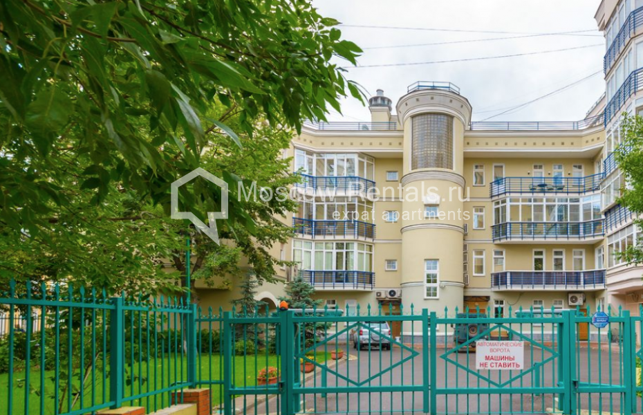 Photo #1 4-room (3 BR) apartment for <a href="http://moscow-rentals.ru/en/articles/long-term-rent" target="_blank">a long-term</a> rent
 in Russia, Moscow, Malaya Polyanka str, 5