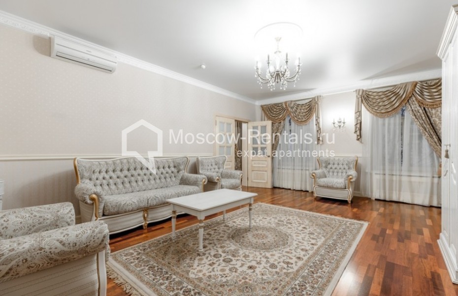 Photo #2 5-room (4 BR) apartment for <a href="http://moscow-rentals.ru/en/articles/long-term-rent" target="_blank">a long-term</a> rent
 in Russia, Moscow, Stoleshnikov lane, 9С3