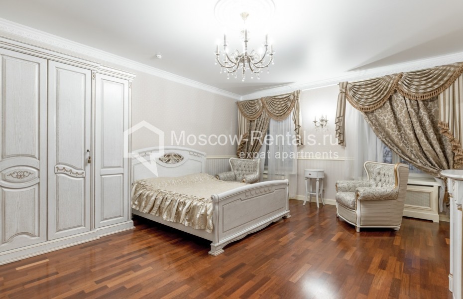 Photo #7 5-room (4 BR) apartment for <a href="http://moscow-rentals.ru/en/articles/long-term-rent" target="_blank">a long-term</a> rent
 in Russia, Moscow, Stoleshnikov lane, 9С3