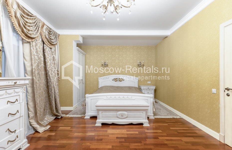Photo #10 5-room (4 BR) apartment for <a href="http://moscow-rentals.ru/en/articles/long-term-rent" target="_blank">a long-term</a> rent
 in Russia, Moscow, Stoleshnikov lane, 9С3