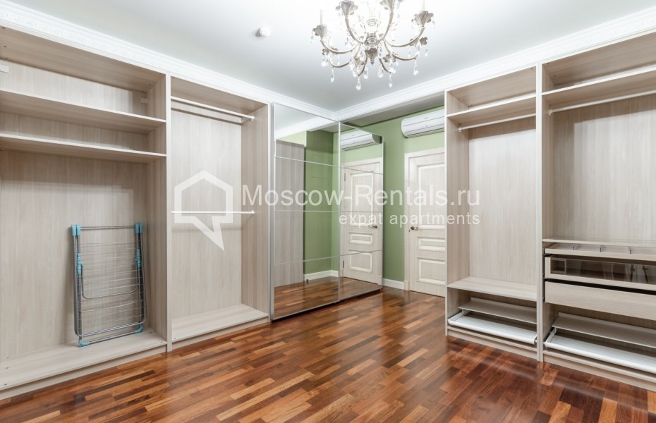 Photo #15 5-room (4 BR) apartment for <a href="http://moscow-rentals.ru/en/articles/long-term-rent" target="_blank">a long-term</a> rent
 in Russia, Moscow, Stoleshnikov lane, 9С3