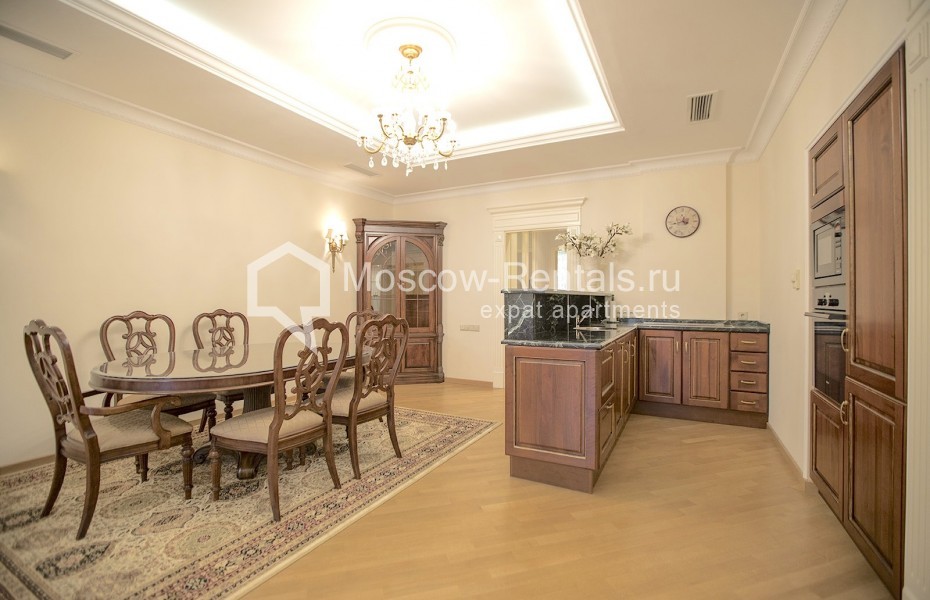 Photo #3 3-room (2 BR) apartment for <a href="http://moscow-rentals.ru/en/articles/long-term-rent" target="_blank">a long-term</a> rent
 in Russia, Moscow, 1st Zachatievskyi lane, 5
