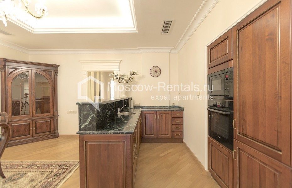 Photo #5 3-room (2 BR) apartment for <a href="http://moscow-rentals.ru/en/articles/long-term-rent" target="_blank">a long-term</a> rent
 in Russia, Moscow, 1st Zachatievskyi lane, 5