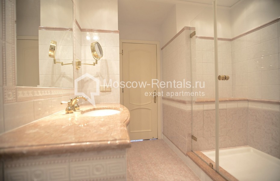 Photo #12 3-room (2 BR) apartment for <a href="http://moscow-rentals.ru/en/articles/long-term-rent" target="_blank">a long-term</a> rent
 in Russia, Moscow, 1st Zachatievskyi lane, 5