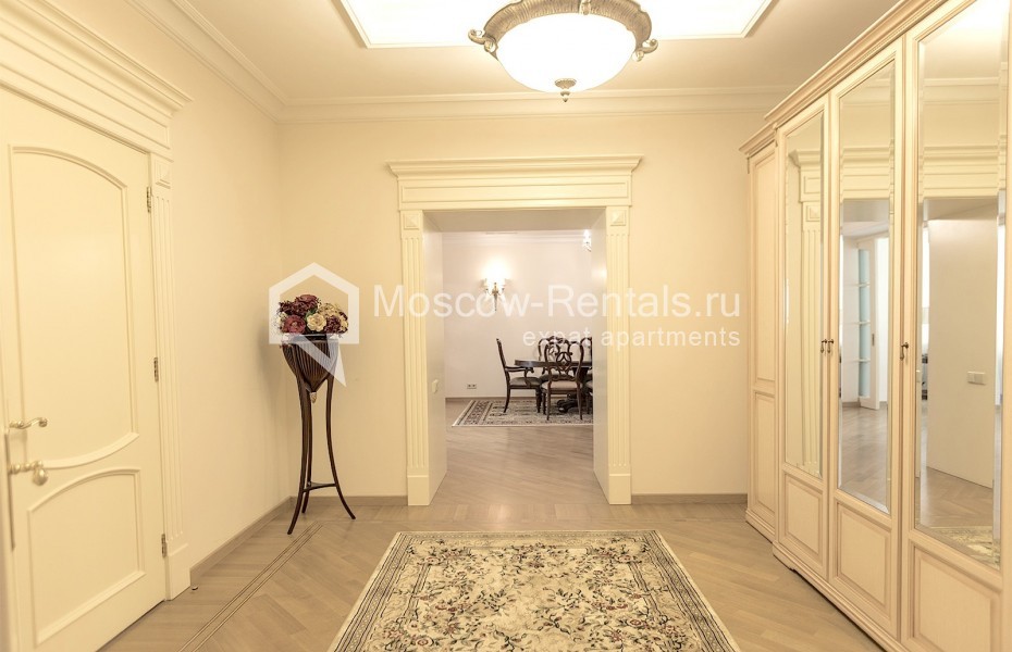 Photo #19 3-room (2 BR) apartment for <a href="http://moscow-rentals.ru/en/articles/long-term-rent" target="_blank">a long-term</a> rent
 in Russia, Moscow, 1st Zachatievskyi lane, 5