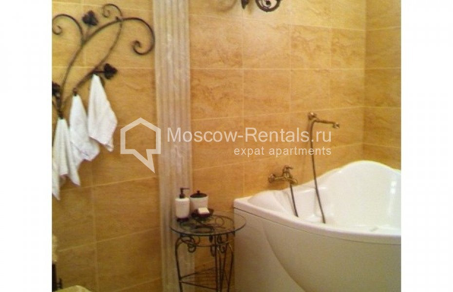 Photo #4 House for <a href="http://moscow-rentals.ru/en/articles/long-term-rent" target="_blank">a long-term</a> rent
 in Russia, Moscow, Batyushkova str, 2 - 3