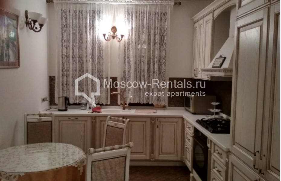 Photo #5 House for <a href="http://moscow-rentals.ru/en/articles/long-term-rent" target="_blank">a long-term</a> rent
 in Russia, Moscow, Batyushkova str, 2 - 3