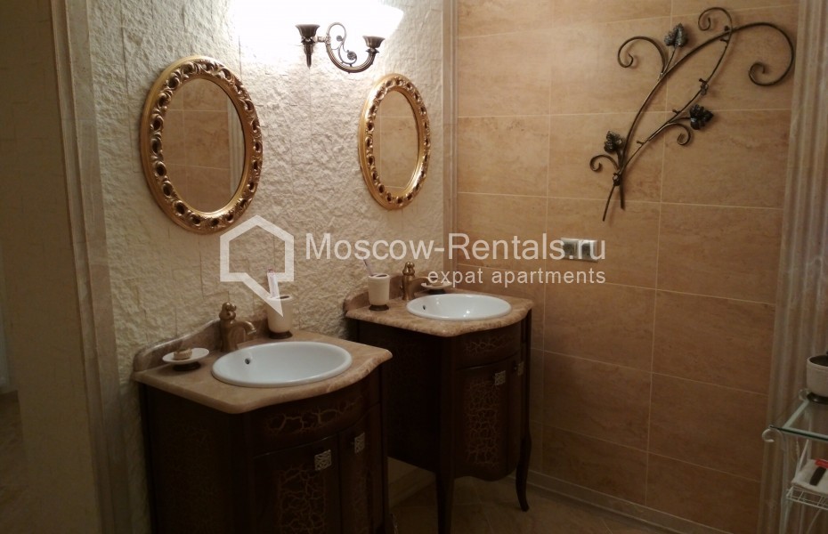 Photo #11 House for <a href="http://moscow-rentals.ru/en/articles/long-term-rent" target="_blank">a long-term</a> rent
 in Russia, Moscow, Batyushkova str, 2 - 3