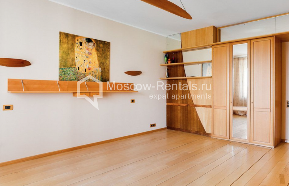 Photo #10 4-room (3 BR) apartment for <a href="http://moscow-rentals.ru/en/articles/long-term-rent" target="_blank">a long-term</a> rent
 in Russia, Moscow, Grokholskyi lane, 28