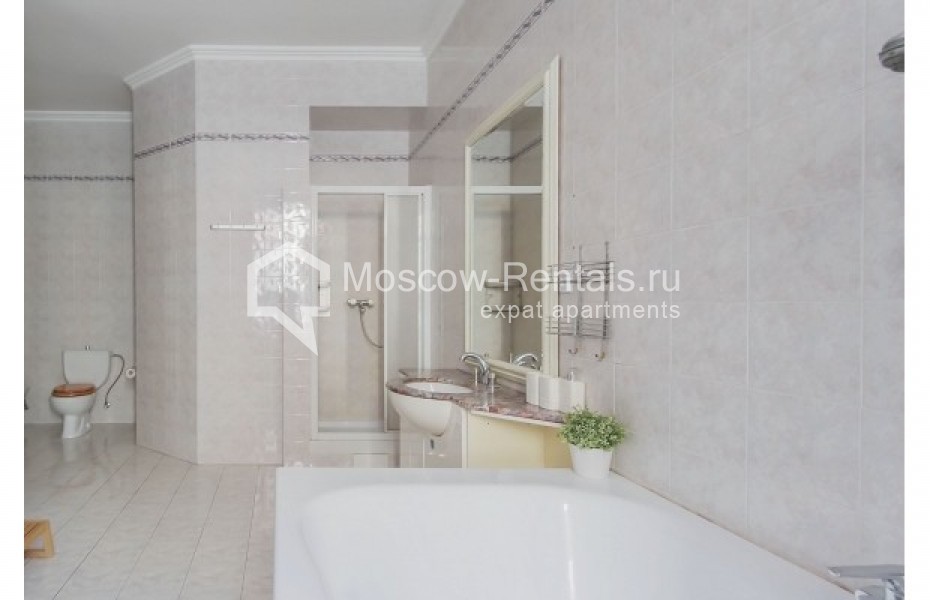 Photo #14 4-room (3 BR) apartment for <a href="http://moscow-rentals.ru/en/articles/long-term-rent" target="_blank">a long-term</a> rent
 in Russia, Moscow, Petrovsky lane, 5с8