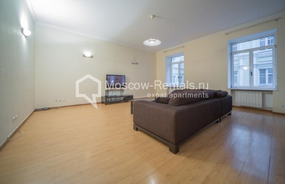 Photo #2 4-room (3 BR) apartment for <a href="http://moscow-rentals.ru/en/articles/long-term-rent" target="_blank">a long-term</a> rent
 in Russia, Moscow, Petrovsky lane, 5с8