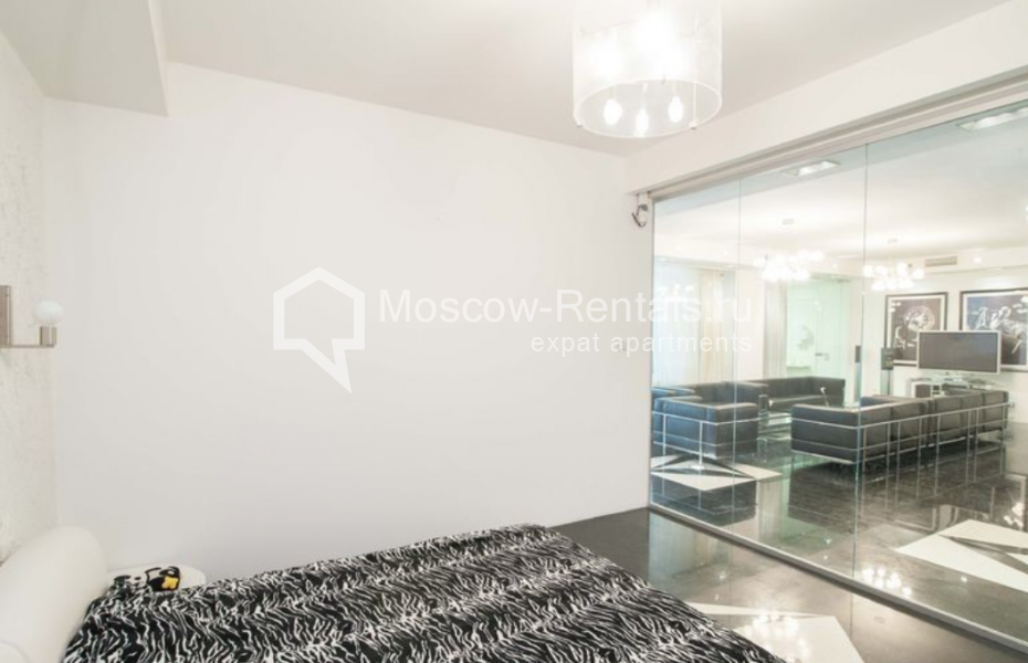 Photo #17 4-room (3 BR) apartment for <a href="http://moscow-rentals.ru/en/articles/long-term-rent" target="_blank">a long-term</a> rent
 in Russia, Moscow, New Arbat, 29
