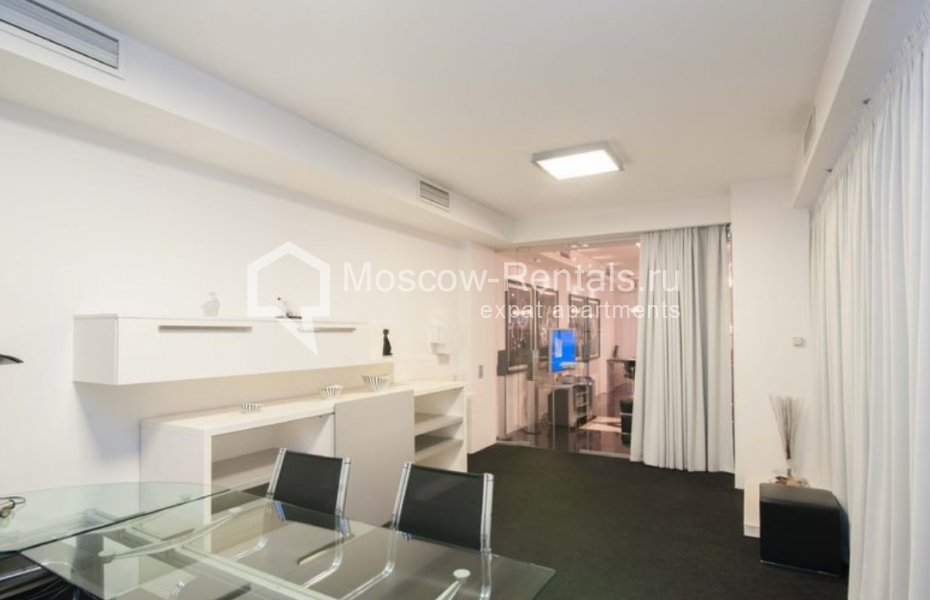 Photo #19 4-room (3 BR) apartment for <a href="http://moscow-rentals.ru/en/articles/long-term-rent" target="_blank">a long-term</a> rent
 in Russia, Moscow, New Arbat, 29