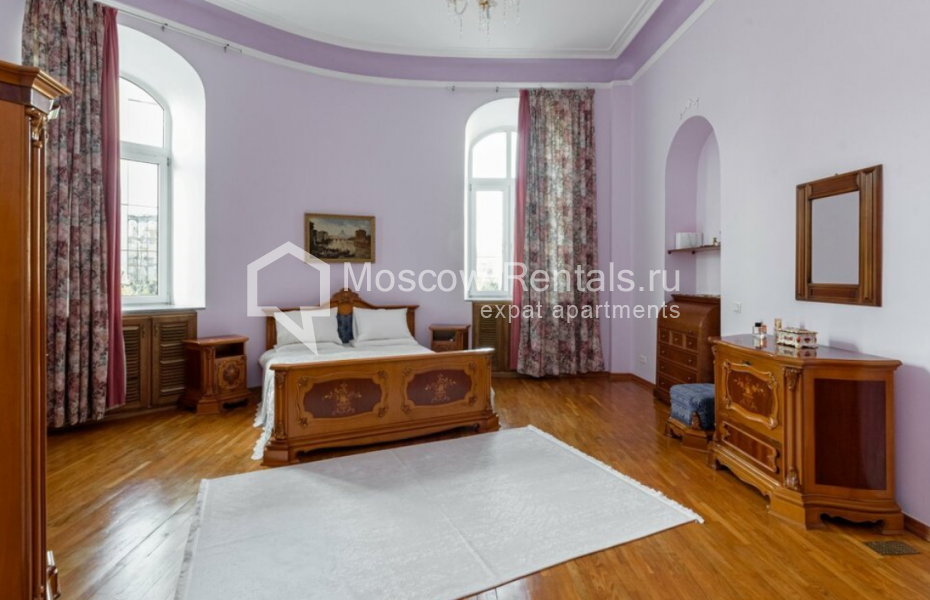 Photo #10 4-room (3 BR) apartment for <a href="http://moscow-rentals.ru/en/articles/long-term-rent" target="_blank">a long-term</a> rent
 in Russia, Moscow, Sretenskyi blv, 6/1С2