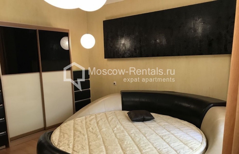 Photo #4 4-room (3 BR) apartment for <a href="http://moscow-rentals.ru/en/articles/long-term-rent" target="_blank">a long-term</a> rent
 in Russia, Moscow, Arbat str, 43 С 2