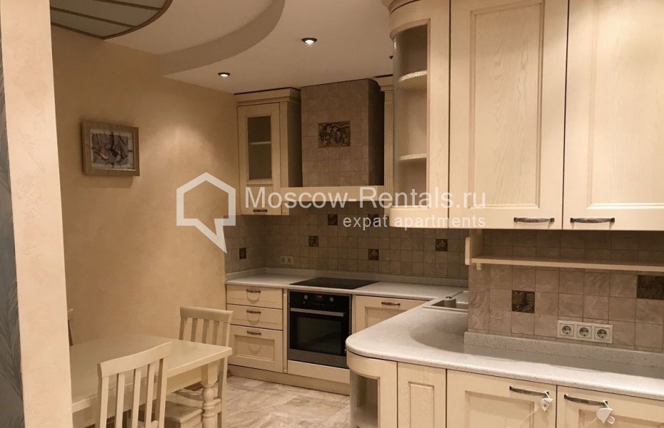 Photo #2 4-room (3 BR) apartment for <a href="http://moscow-rentals.ru/en/articles/long-term-rent" target="_blank">a long-term</a> rent
 in Russia, Moscow, Arbat str, 43 С 2