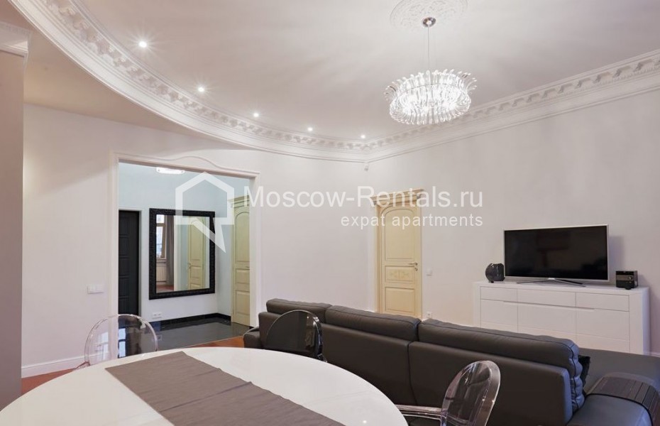 Photo #3 4-room (3 BR) apartment for <a href="http://moscow-rentals.ru/en/articles/long-term-rent" target="_blank">a long-term</a> rent
 in Russia, Moscow, Maly Nikolopeskovskyi lane, 9/1 С 1