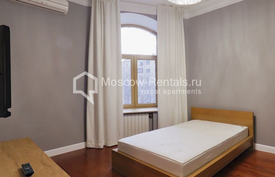Photo #5 4-room (3 BR) apartment for <a href="http://moscow-rentals.ru/en/articles/long-term-rent" target="_blank">a long-term</a> rent
 in Russia, Moscow, Maly Nikolopeskovskyi lane, 9/1 С 1