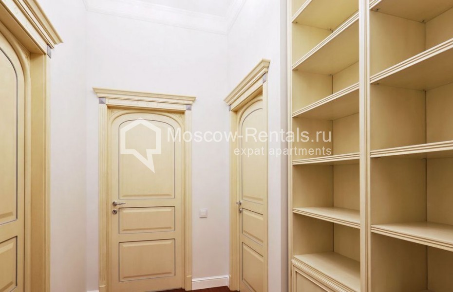 Photo #18 4-room (3 BR) apartment for <a href="http://moscow-rentals.ru/en/articles/long-term-rent" target="_blank">a long-term</a> rent
 in Russia, Moscow, Maly Nikolopeskovskyi lane, 9/1 С 1