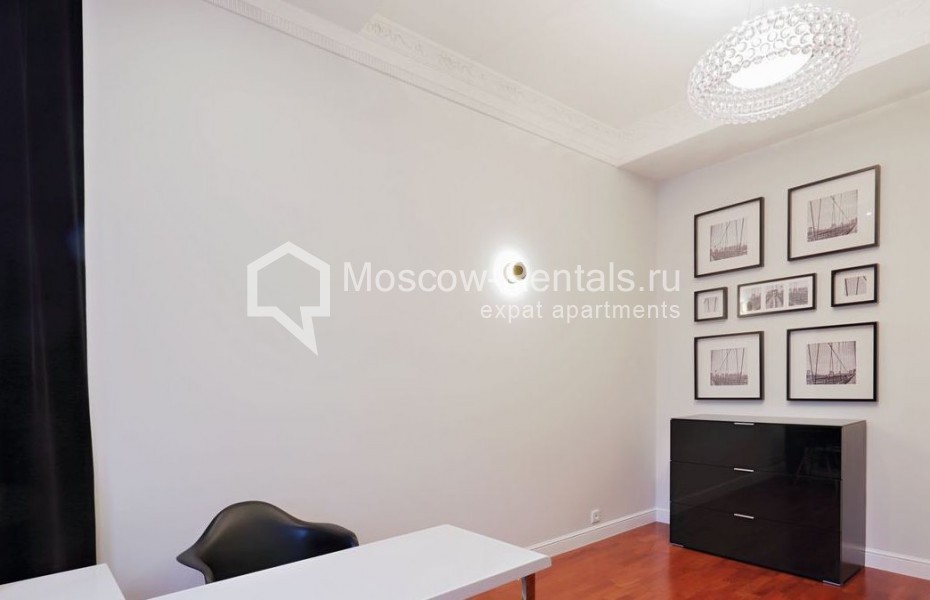Photo #11 4-room (3 BR) apartment for <a href="http://moscow-rentals.ru/en/articles/long-term-rent" target="_blank">a long-term</a> rent
 in Russia, Moscow, Maly Nikolopeskovskyi lane, 9/1 С 1
