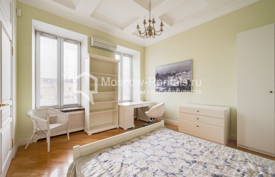 Photo #7 4-room (3 BR) apartment for <a href="http://moscow-rentals.ru/en/articles/long-term-rent" target="_blank">a long-term</a> rent
 in Russia, Moscow, 1st Kolobovskyi lane, 10С1