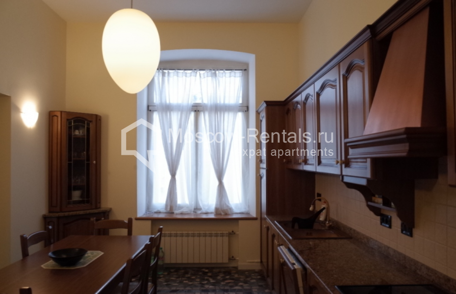 Photo #11 4-room (3 BR) apartment for <a href="http://moscow-rentals.ru/en/articles/long-term-rent" target="_blank">a long-term</a> rent
 in Russia, Moscow, Tverskaya str, 6 С 6