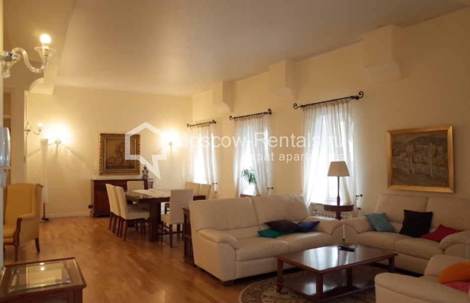 Photo #1 4-room (3 BR) apartment for <a href="http://moscow-rentals.ru/en/articles/long-term-rent" target="_blank">a long-term</a> rent
 in Russia, Moscow, Tverskaya str, 6 С 6