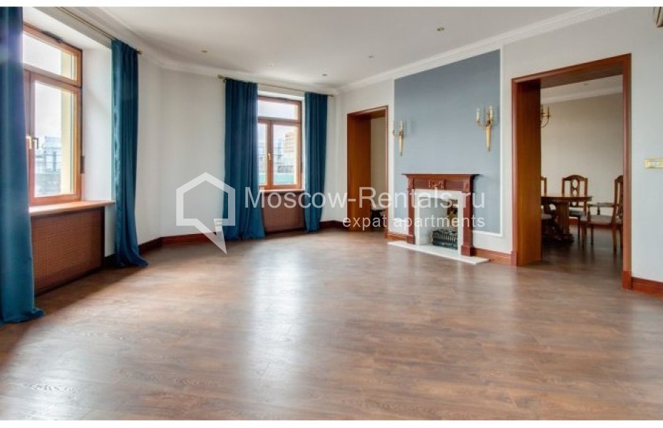 Photo #1 4-room (3 BR) apartment for <a href="http://moscow-rentals.ru/en/articles/long-term-rent" target="_blank">a long-term</a> rent
 in Russia, Moscow, Smolenskyi blv, 22/14