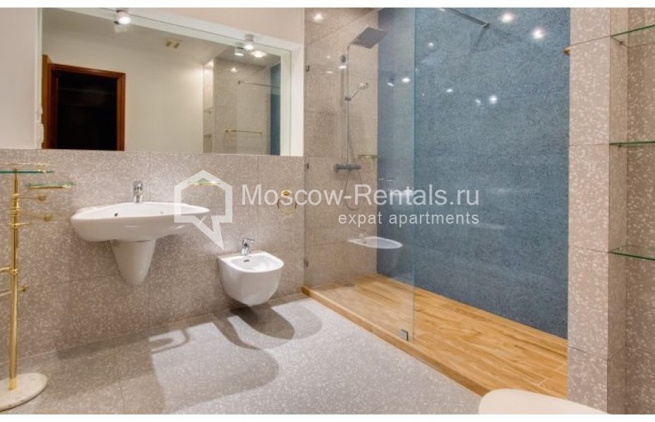 Photo #8 4-room (3 BR) apartment for <a href="http://moscow-rentals.ru/en/articles/long-term-rent" target="_blank">a long-term</a> rent
 in Russia, Moscow, Smolenskyi blv, 22/14