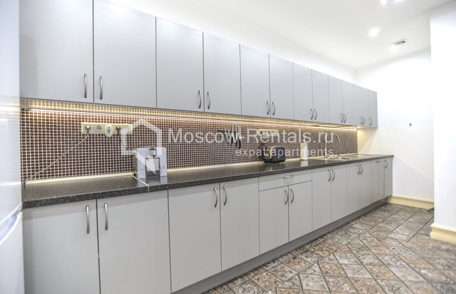 Photo #10 7-room (6 BR) apartment for <a href="http://moscow-rentals.ru/en/articles/long-term-rent" target="_blank">a long-term</a> rent
 in Russia, Moscow, 1st Smolenskyi lane, 17