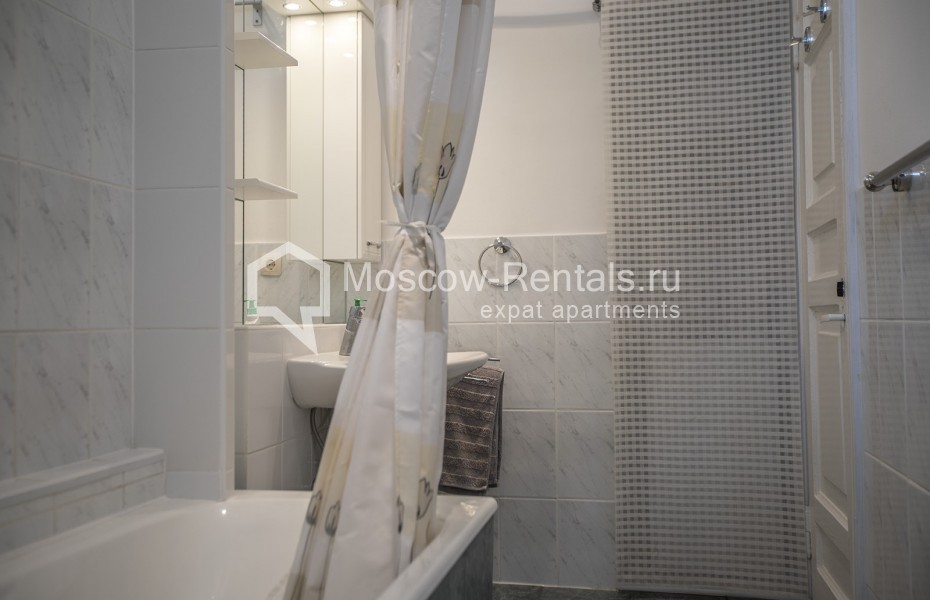 Photo #11 4-room (3 BR) apartment for <a href="http://moscow-rentals.ru/en/articles/long-term-rent" target="_blank">a long-term</a> rent
 in Russia, Moscow, Lavrushinskyi lane, 17 С 2