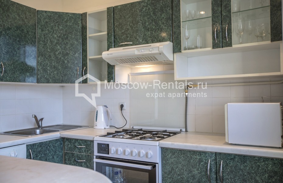 Photo #5 4-room (3 BR) apartment for <a href="http://moscow-rentals.ru/en/articles/long-term-rent" target="_blank">a long-term</a> rent
 in Russia, Moscow, Lavrushinskyi lane, 17 С 2