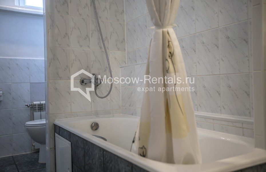 Photo #10 4-room (3 BR) apartment for <a href="http://moscow-rentals.ru/en/articles/long-term-rent" target="_blank">a long-term</a> rent
 in Russia, Moscow, Lavrushinskyi lane, 17 С 2