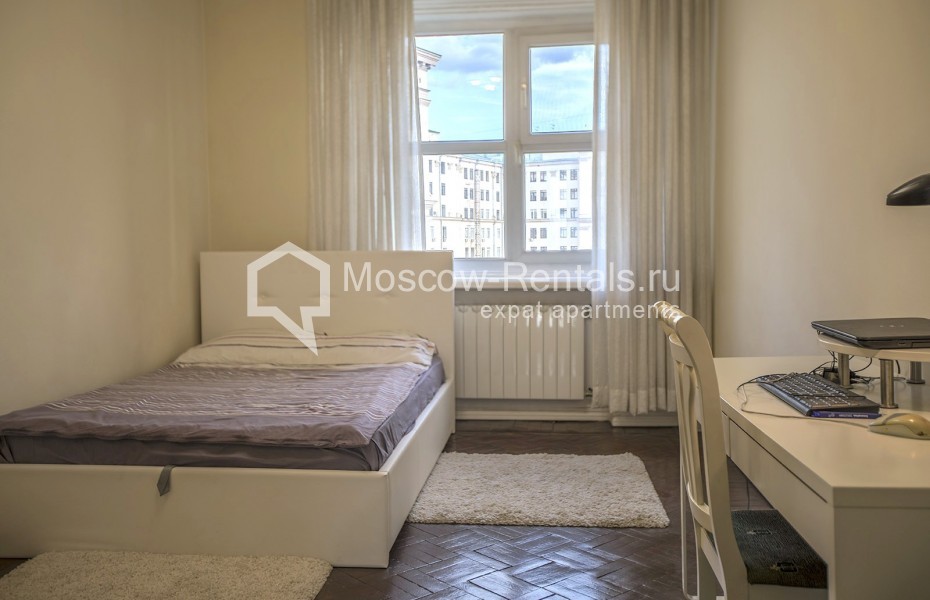 Photo #8 4-room (3 BR) apartment for <a href="http://moscow-rentals.ru/en/articles/long-term-rent" target="_blank">a long-term</a> rent
 in Russia, Moscow, Lavrushinskyi lane, 17 С 2