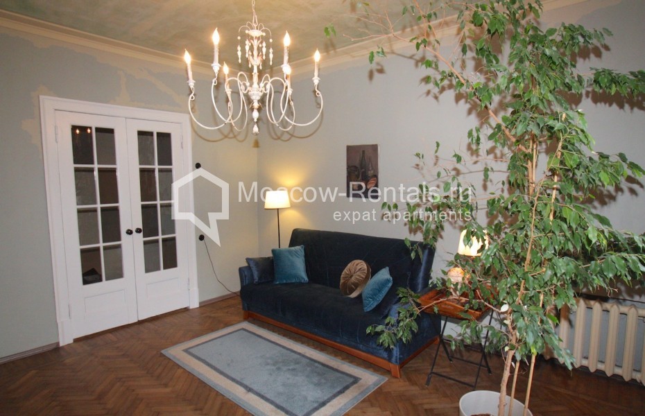 Photo #1 3-room (2 BR) apartment for <a href="http://moscow-rentals.ru/en/articles/long-term-rent" target="_blank">a long-term</a> rent
 in Russia, Moscow, Narodnaya str, 13