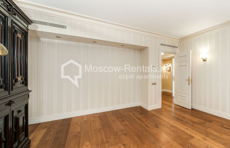 Photo #15 7-room (6 BR) apartment for <a href="http://moscow-rentals.ru/en/articles/long-term-rent" target="_blank">a long-term</a> rent
 in Russia, Moscow, Barykovskyi lane, 7