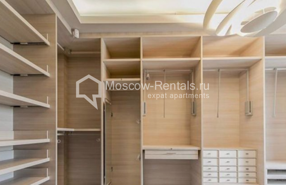Photo #15 6-room (5 BR) apartment for <a href="http://moscow-rentals.ru/en/articles/long-term-rent" target="_blank">a long-term</a> rent
 in Russia, Moscow, Lavrushinskyi lane, 11 к 1