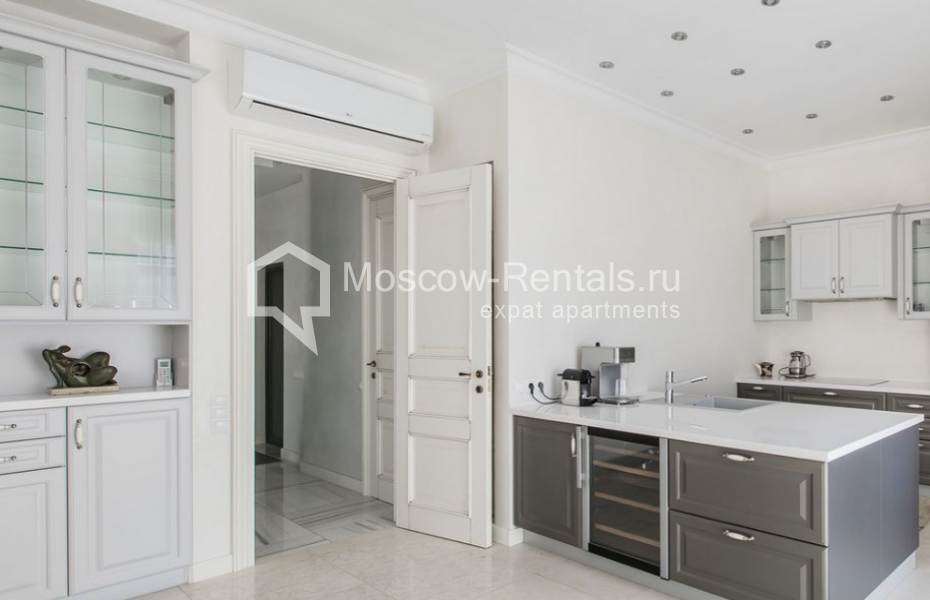Photo #3 6-room (5 BR) apartment for <a href="http://moscow-rentals.ru/en/articles/long-term-rent" target="_blank">a long-term</a> rent
 in Russia, Moscow, Fadeeva str, 4А