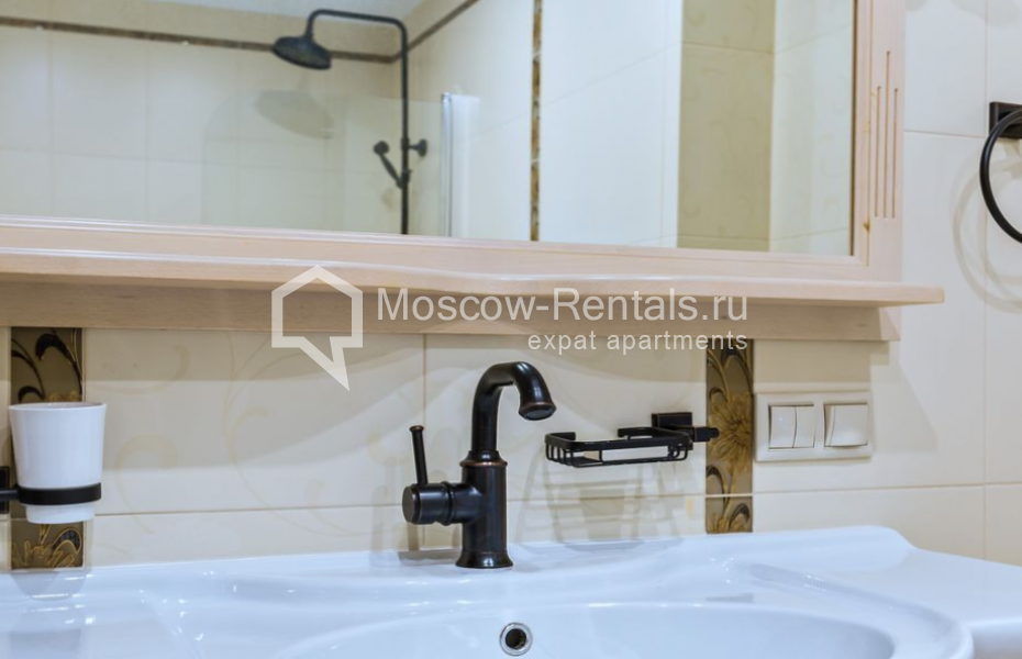 Photo #18 6-room (5 BR) apartment for <a href="http://moscow-rentals.ru/en/articles/long-term-rent" target="_blank">a long-term</a> rent
 in Russia, Moscow, Bolshoi Kozikhinskyi lane, 23