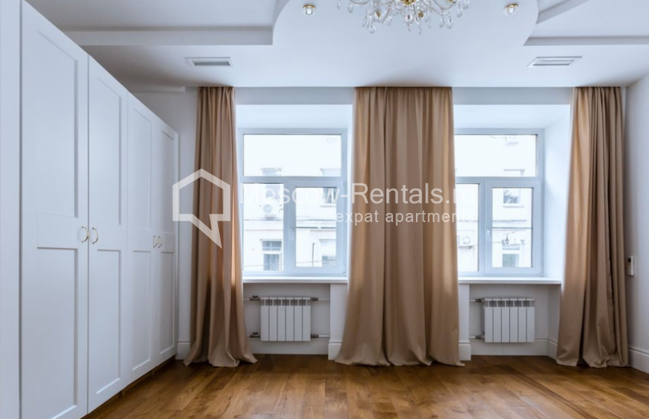 Photo #15 6-room (5 BR) apartment for <a href="http://moscow-rentals.ru/en/articles/long-term-rent" target="_blank">a long-term</a> rent
 in Russia, Moscow, Bolshoi Kozikhinskyi lane, 23