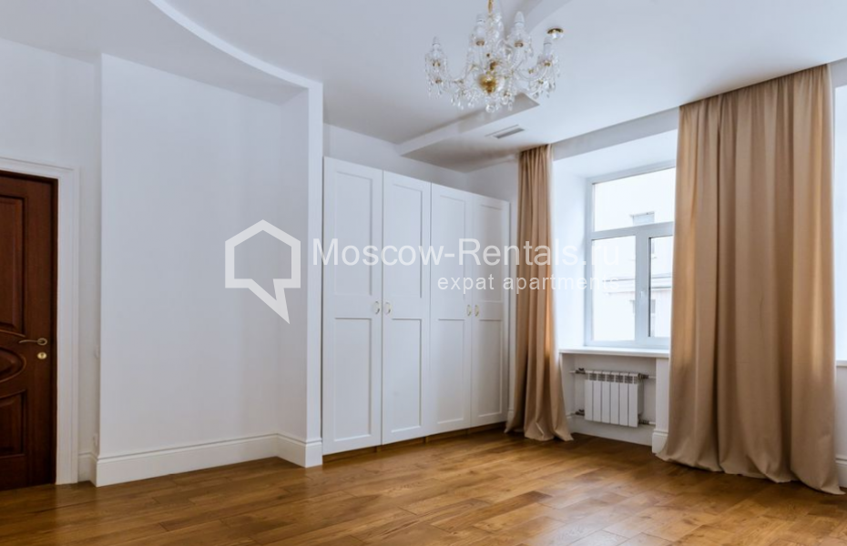 Photo #11 6-room (5 BR) apartment for <a href="http://moscow-rentals.ru/en/articles/long-term-rent" target="_blank">a long-term</a> rent
 in Russia, Moscow, Bolshoi Kozikhinskyi lane, 23