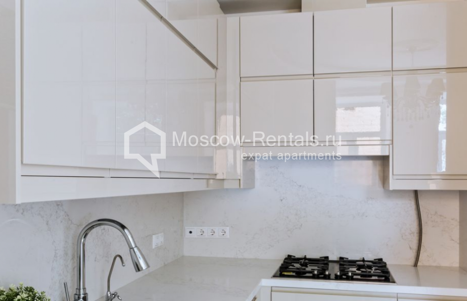 Photo #7 6-room (5 BR) apartment for <a href="http://moscow-rentals.ru/en/articles/long-term-rent" target="_blank">a long-term</a> rent
 in Russia, Moscow, Bolshoi Kozikhinskyi lane, 23