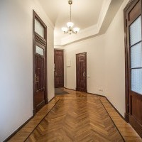 Photo #2 5-room (4 BR) apartment for <a href="http://moscow-rentals.ru/en/articles/long-term-rent" target="_blank">a long-term</a> rent
 in Russia, Moscow, Trekhprudnyi lane, 11/13 С 1