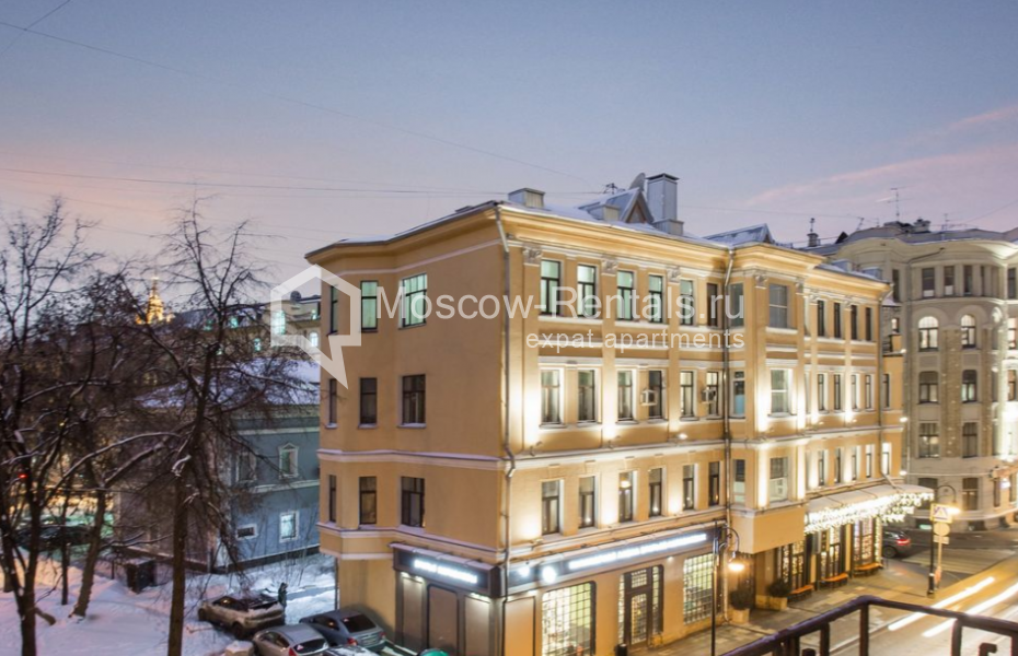 Photo #1 4-room (3 BR) apartment for <a href="http://moscow-rentals.ru/en/articles/long-term-rent" target="_blank">a long-term</a> rent
 in Russia, Moscow, Spiridonovka str 36, С 1